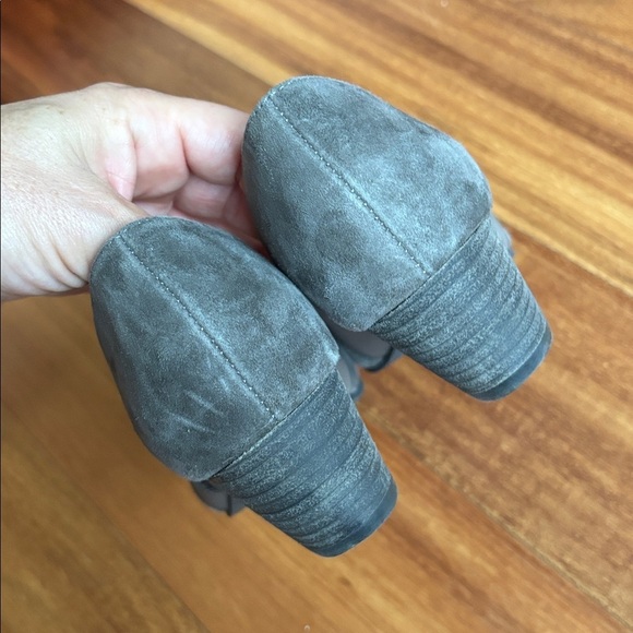 Eileen Fisher suede shoes - Picture 4 of 8